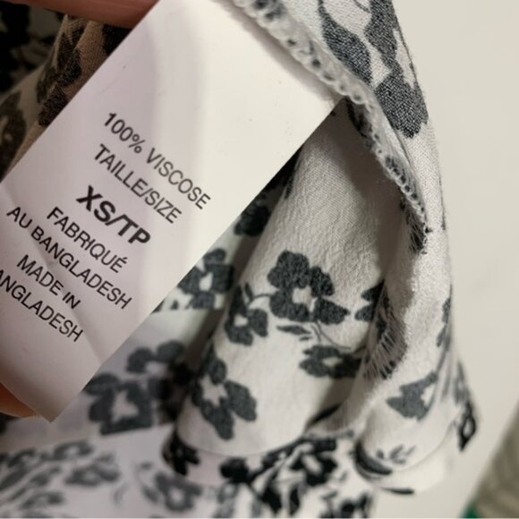 Suzy Shier XS Viscose Microfloral Bubble Sleeve Blouse - Picture 5 of 7